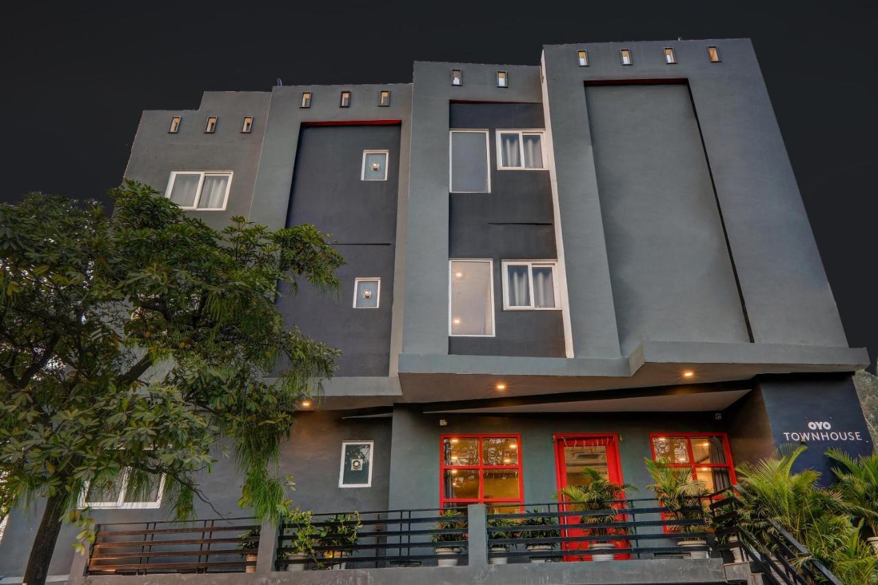 Super Townhouse 139 Ashiyana Smriti Upvan Near Emerald Mall Lucknow Bijnaur Dış mekan fotoğraf