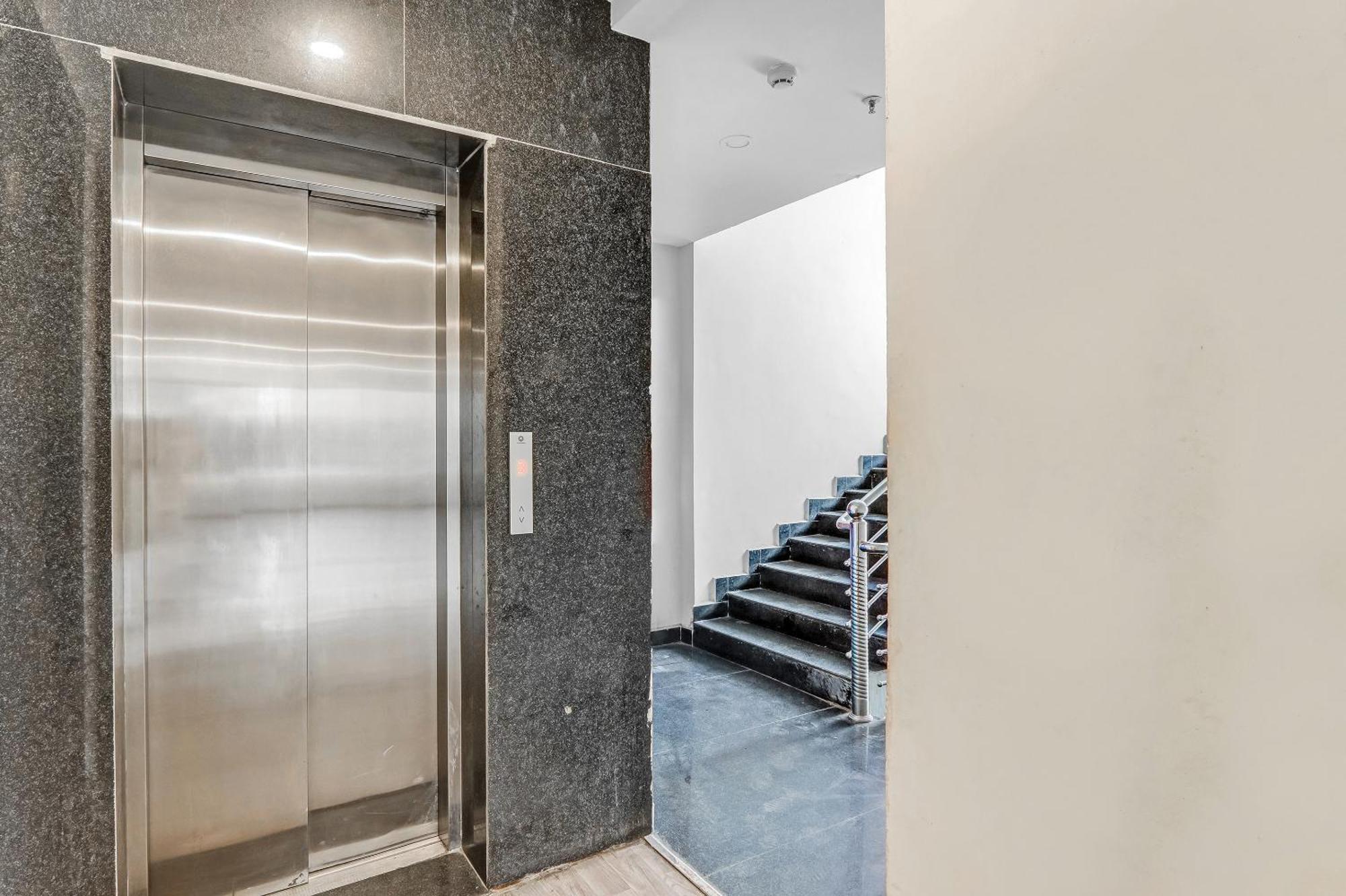 Super Townhouse 139 Ashiyana Smriti Upvan Near Emerald Mall Lucknow Bijnaur Dış mekan fotoğraf