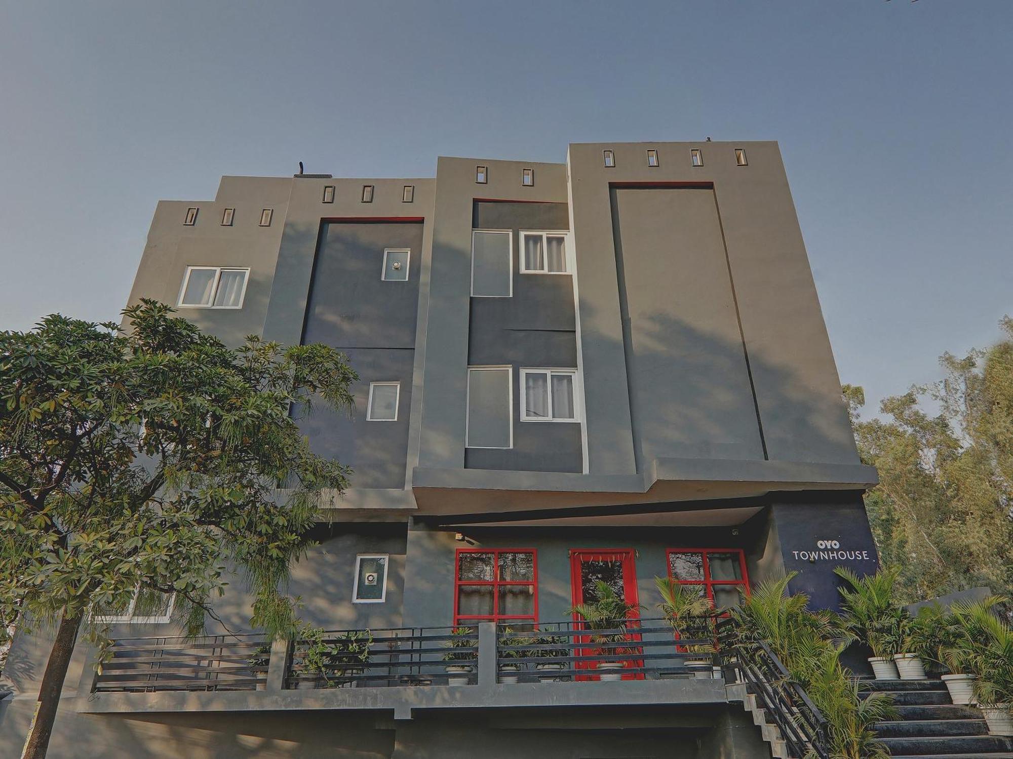 Super Townhouse 139 Ashiyana Smriti Upvan Near Emerald Mall Lucknow Bijnaur Dış mekan fotoğraf